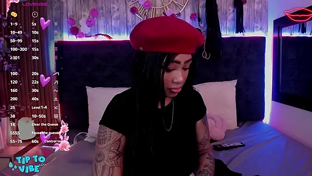 Neko Misaki online show from December 2025 06:25:01 PM