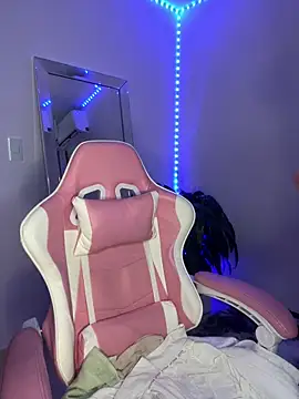 BellaNaye  online show from April 2026 11:02:02 PM