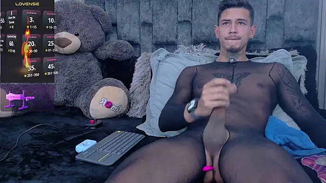 JAYCOB00 online show from December 2025 01:11:01 AM