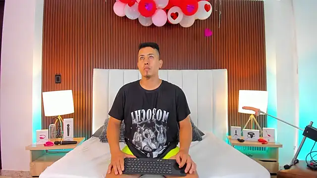 Liana Asaff online show from February 2025 01:21:02 PM