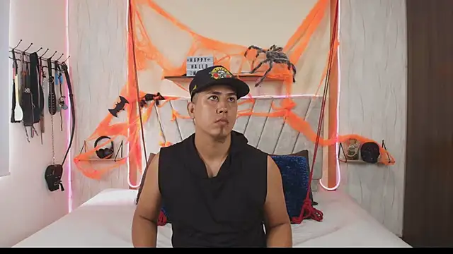 Liana Asaff online show from October 2025 06:30:01 PM