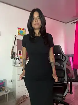 Snapshot of _elektrah chatting on June 2026 10:48:02 PM elektrah online show from June 2026 10:48:02 PM
