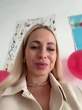 streetdoll online show from February 2025 08:06:01 AM