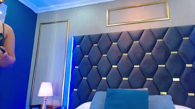 ThaniaJones online show from November 2025 12:08:02 PM