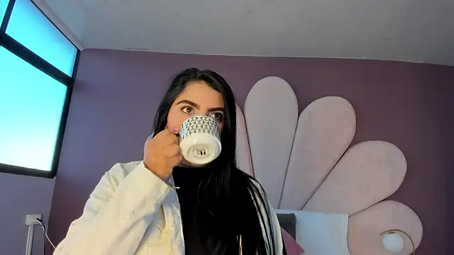 PaulinaDuarte online show from January 2025 01:02:02 PM