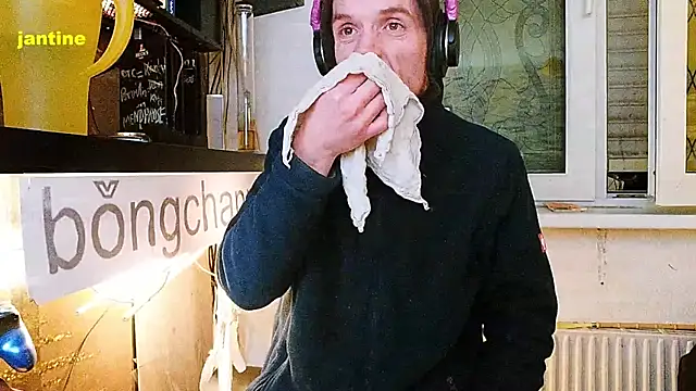 BongChannel online show from February 2025 01:02:01 AM