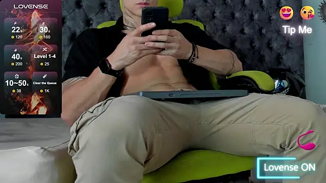 Snapshot of Jeins_carter chatting on December 2024 04:57:02 PM Jeins carter online show from December 2024 04:57:02 PM