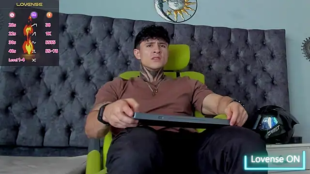 Snapshot of Jeins_carter chatting on December 2024 05:00:02 PM Jeins carter online show from December 2024 05:00:02 PM