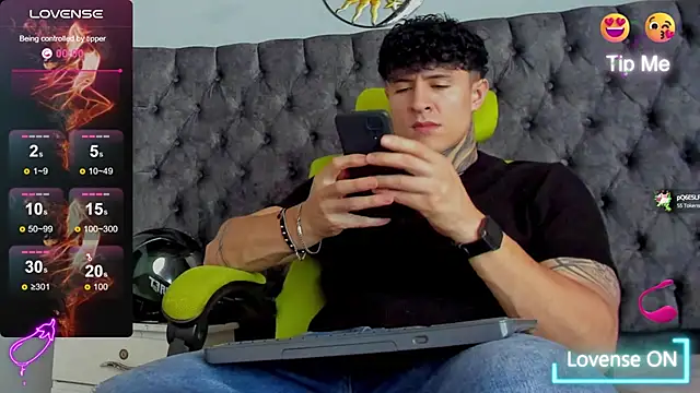 Snapshot of Jeins_carter chatting on January 2025 05:16:01 PM Jeins carter online show from January 2025 05:16:01 PM