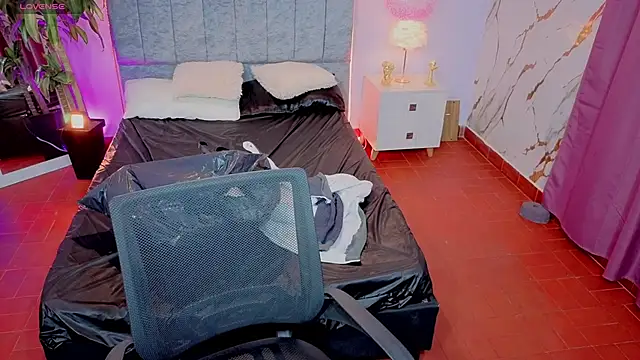 Lana stone  online show from February 2026 03:24:02 AM