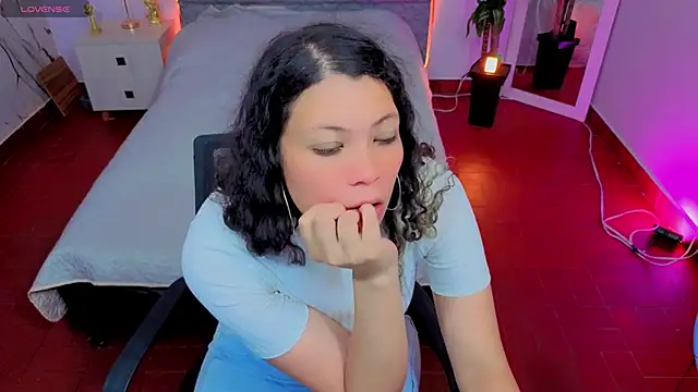 Lana stone  online show from March 2026 03:19:01 AM