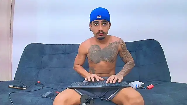 dominic brandd23 online show from April 2026 12:08:01 AM