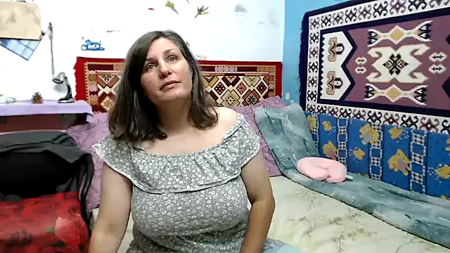 Snapshot of AdelineBlueEyes chatting on September 2025 04:36:02 AM AdelineBlueEyes online show from September 2025 04:36:02 AM