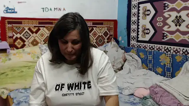Snapshot of AdelineBlueEyes chatting on October 2025 10:22:02 AM AdelineBlueEyes online show from October 2025 10:22:02 AM