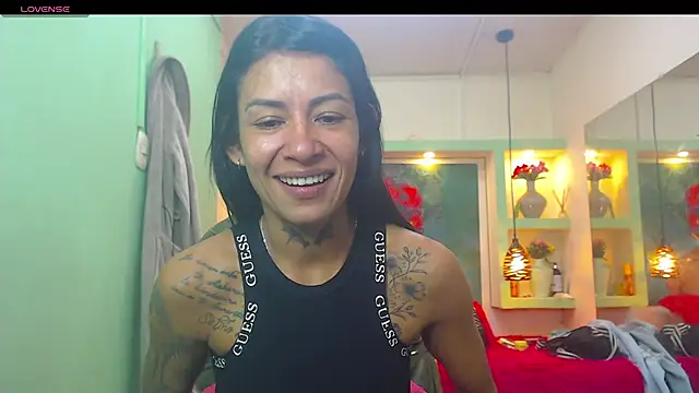 Snapshot of lorenapinto chatting on May 2026 04:07:01 AM lorenapinto online show from May 2026 04:07:01 AM