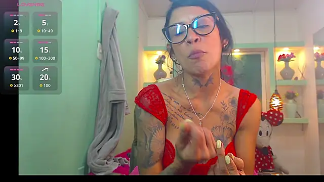 Snapshot of lorenapinto chatting on June 2026 04:12:02 AM lorenapinto online show from June 2026 04:12:02 AM