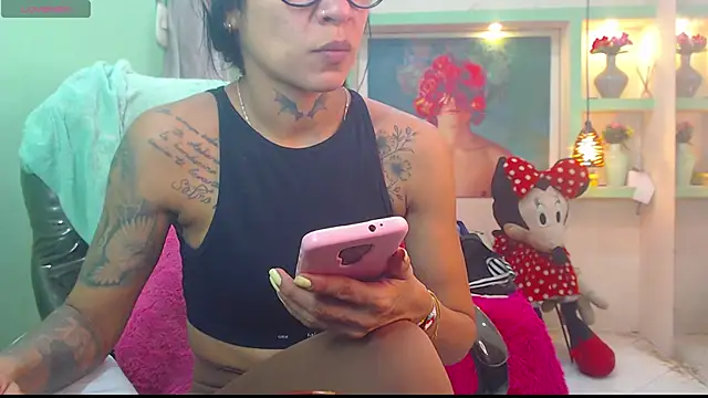 Snapshot of lorenapinto chatting on June 2026 03:15:02 AM lorenapinto online show from June 2026 03:15:02 AM