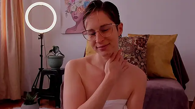 cuddlingbunny online show from February 2025 03:18:02 PM