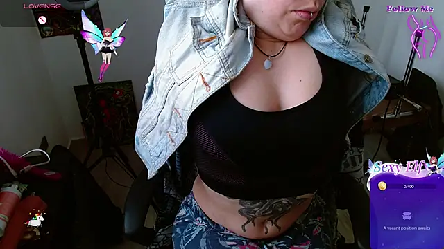 Snapshot of natasha_laulau chatting on December 2024 08:26:02 PM natasha laulau online show from December 2024 08:26:02 PM