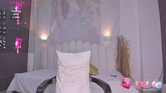 NastassjaCandy online show from April 2026 07:47:02 PM