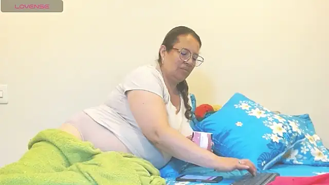 honeyhot paty online show from June 2026 11:56:02 AM