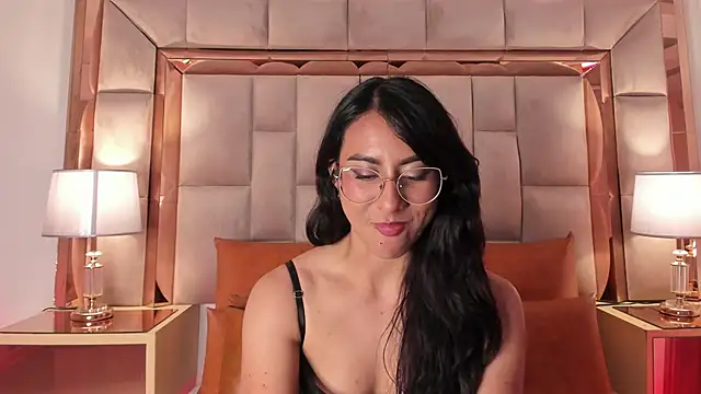 DaraBeckett online show from December 2024 06:22:02 PM