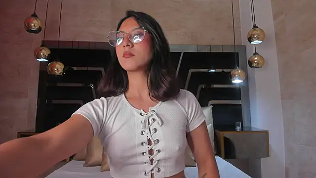 DaraBeckett online show from October 2025 11:54:01 AM