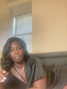 Snapshot of vixenpaisley2 chatting on January 2025 06:15:01 PM vixenpaisley2 online show from January 2025 06:15:01 PM