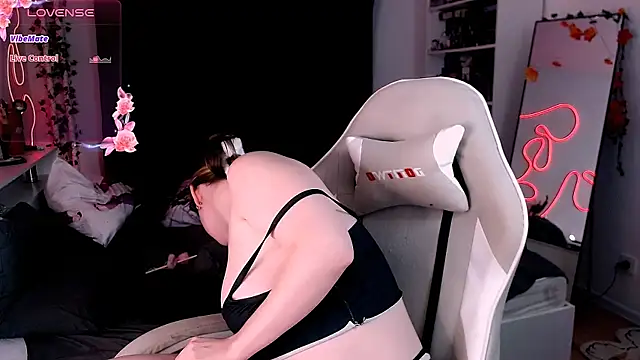  wikki  online show from November 2025 04:17:01 PM