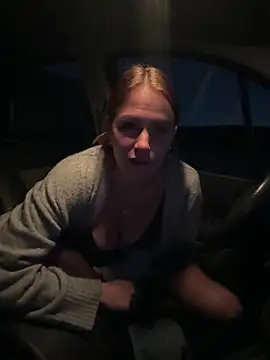 Snapshot of selenaluvv chatting on December 2024 05:43:01 PM selenaluvv online show from December 2024 05:43:01 PM