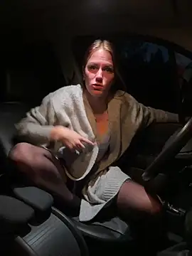 Snapshot of selenaluvv chatting on December 2024 05:40:02 PM selenaluvv online show from December 2024 05:40:02 PM