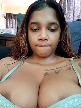 Snapshot of Indianqueen03 chatting on September 2025 07:01:01 AM Indianqueen03 online show from September 2025 07:01:01 AM