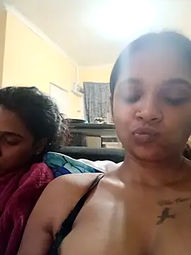 Snapshot of Indianqueen03 chatting on October 2025 05:37:02 PM Indianqueen03 online show from October 2025 05:37:02 PM