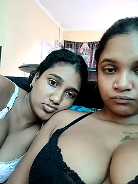 Snapshot of Indianqueen03 chatting on October 2025 10:30:01 AM Indianqueen03 online show from October 2025 10:30:01 AM