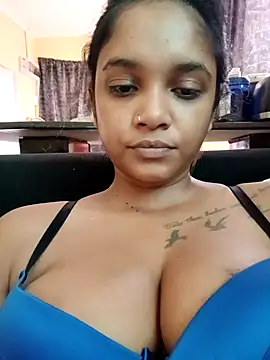 Snapshot of Indianqueen03 chatting on November 2025 01:55:02 PM Indianqueen03 online show from November 2025 01:55:02 PM