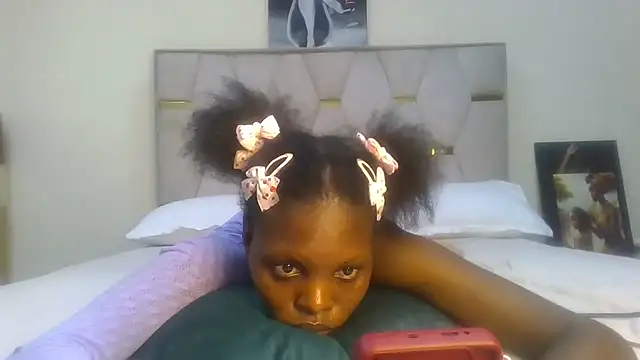 Snapshot of Fine_assie chatting on February 2025 09:04:01 PM Fine assie online show from February 2025 09:04:01 PM