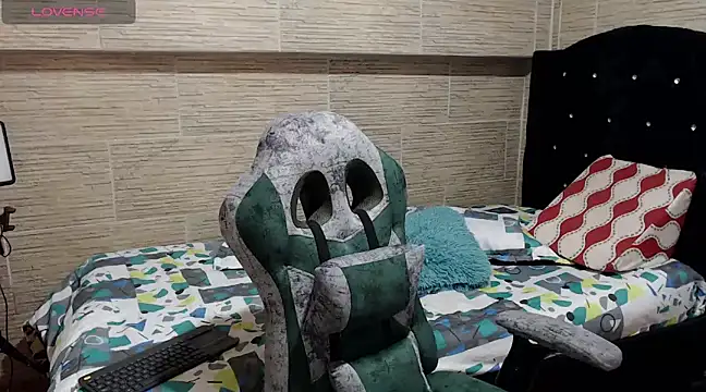 Snapshot of pretty_cristal69 chatting on December 2024 02:57:02 AM pretty cristal69 online show from December 2024 02:57:02 AM