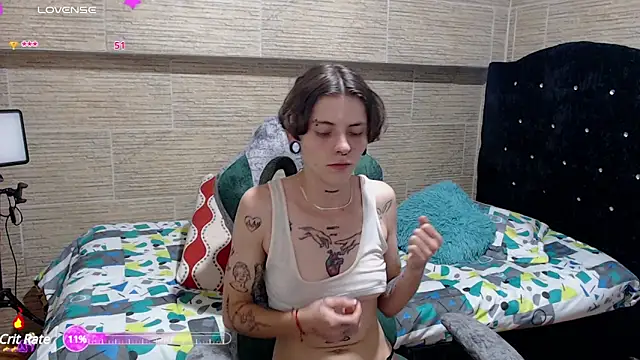 Snapshot of pretty_cristal69 chatting on December 2024 06:32:02 AM pretty cristal69 online show from December 2024 06:32:02 AM