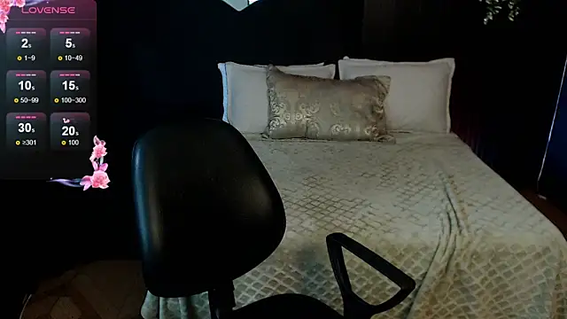 pretty cristal69 online show from February 2026 12:09:02 PM