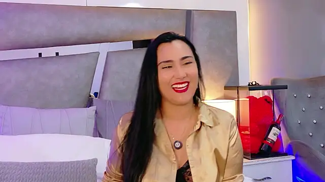 Evangeline Taylorr online show from November 2025 07:25:01 PM