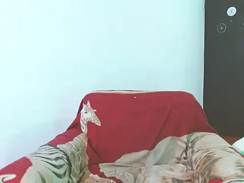 lucydreamm online show from April 2026 12:43:02 AM