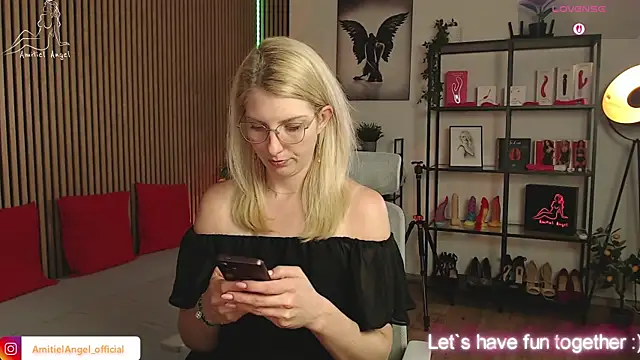 Snapshot of Amitiel_Angel chatting on June 2026 07:05:01 PM Amitiel Angel online show from June 2026 07:05:01 PM