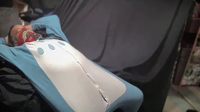 Snapshot of MoreFunSpun chatting on December 2024 11:20:02 AM MoreFunSpun online show from December 2024 11:20:02 AM