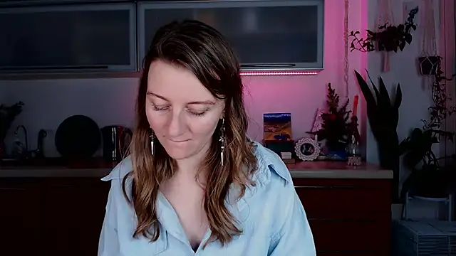 Snapshot of Elly_Helly chatting on January 2025 09:04:02 PM Elly Helly online show from January 2025 09:04:02 PM