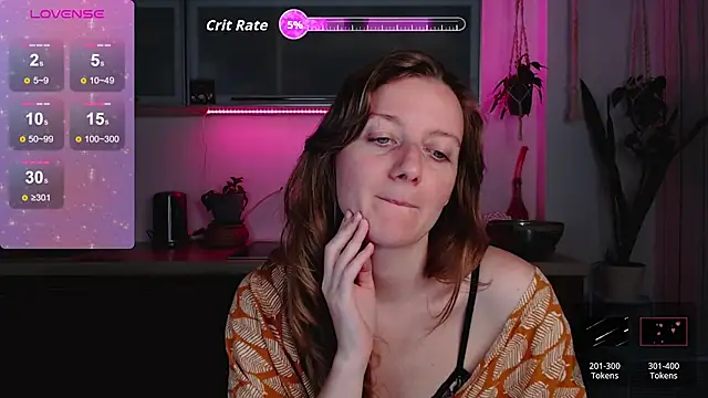 Snapshot of Elly_Helly chatting on September 2025 07:57:02 PM Elly Helly online show from September 2025 07:57:02 PM