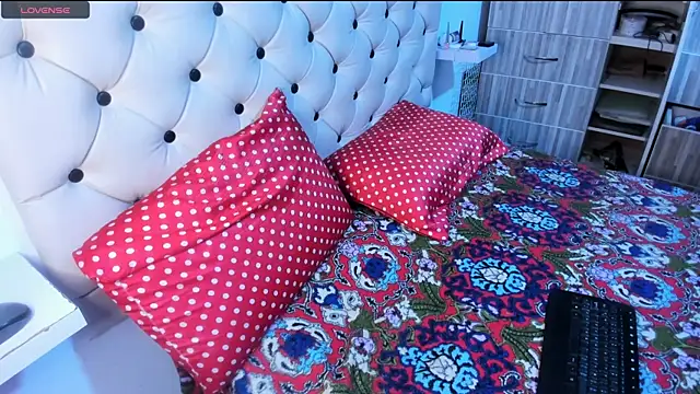 Krystal Cruz online show from March 2025 11:11:01 AM