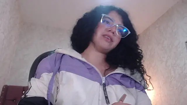 EmmaCowperr online show from January 2025 06:52:02 AM