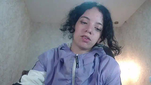 EmmaCowperr online show from January 2025 12:31:01 PM