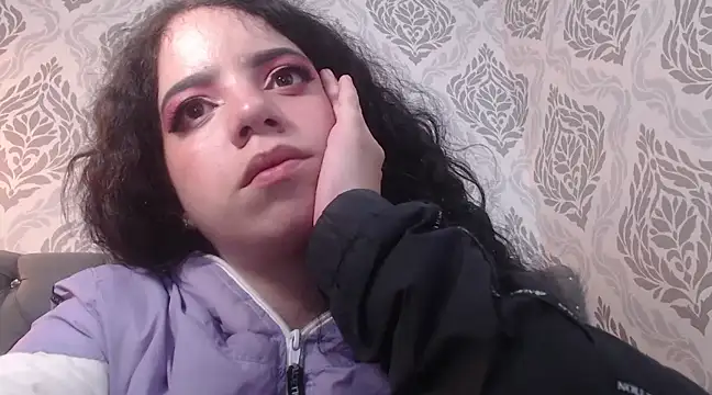 EmmaCowperr online show from March 2025 05:38:02 PM