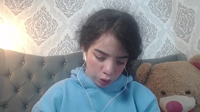 EmmaCowperr online show from March 2025 11:50:02 PM